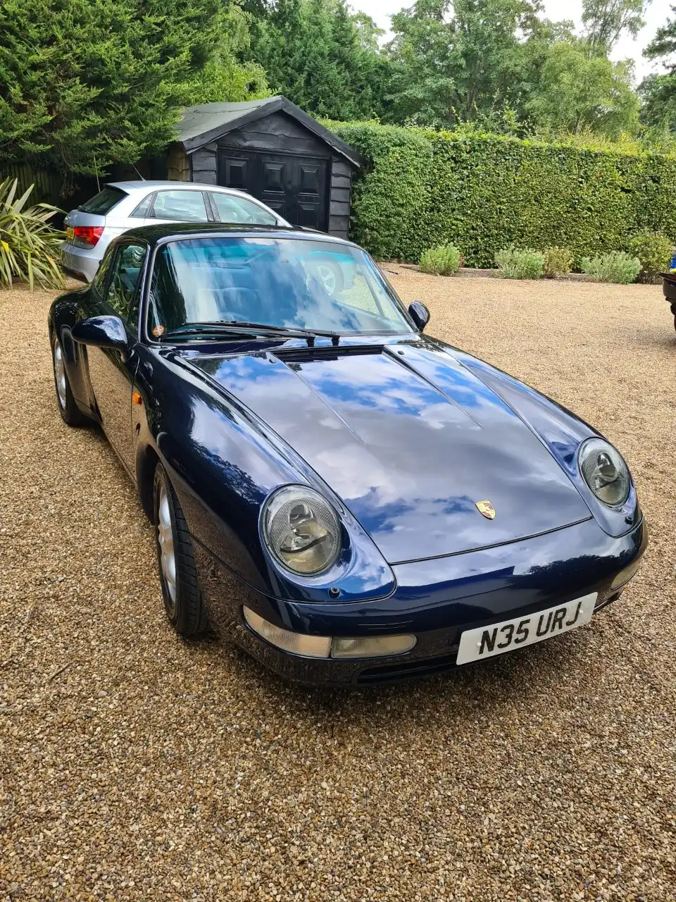 Blue Porsche 911 (993)